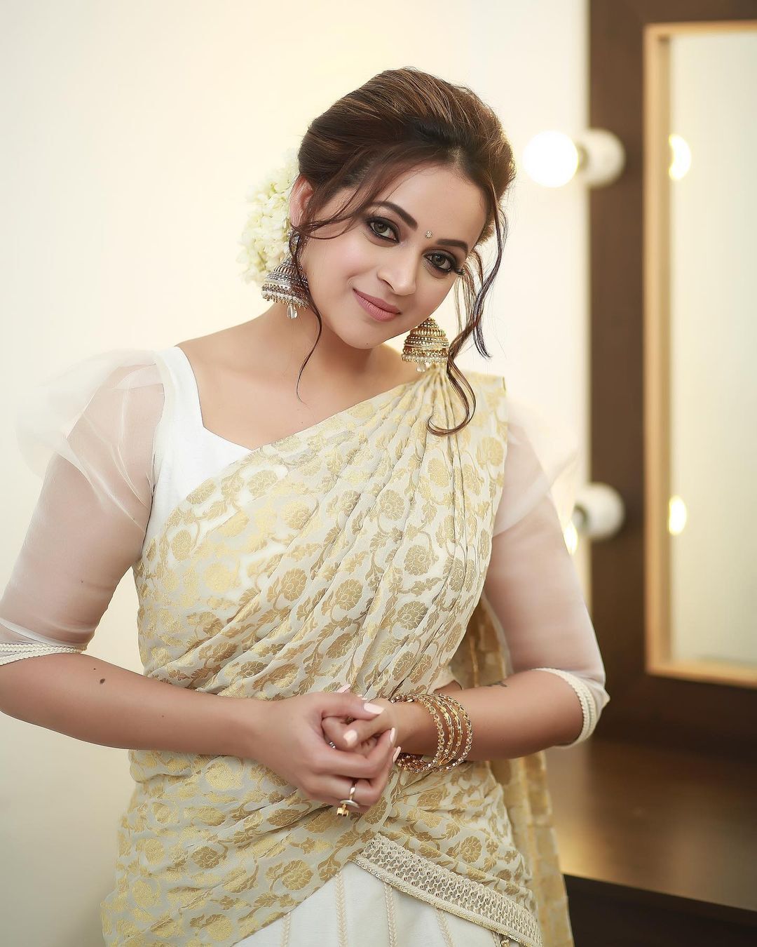 പുതുപുത്തന്‍ മേക്കോവറുമായി നടി ഭാവന; എന്തു ക്യൂട്ടാണെന്ന് ആരാധകര്‍