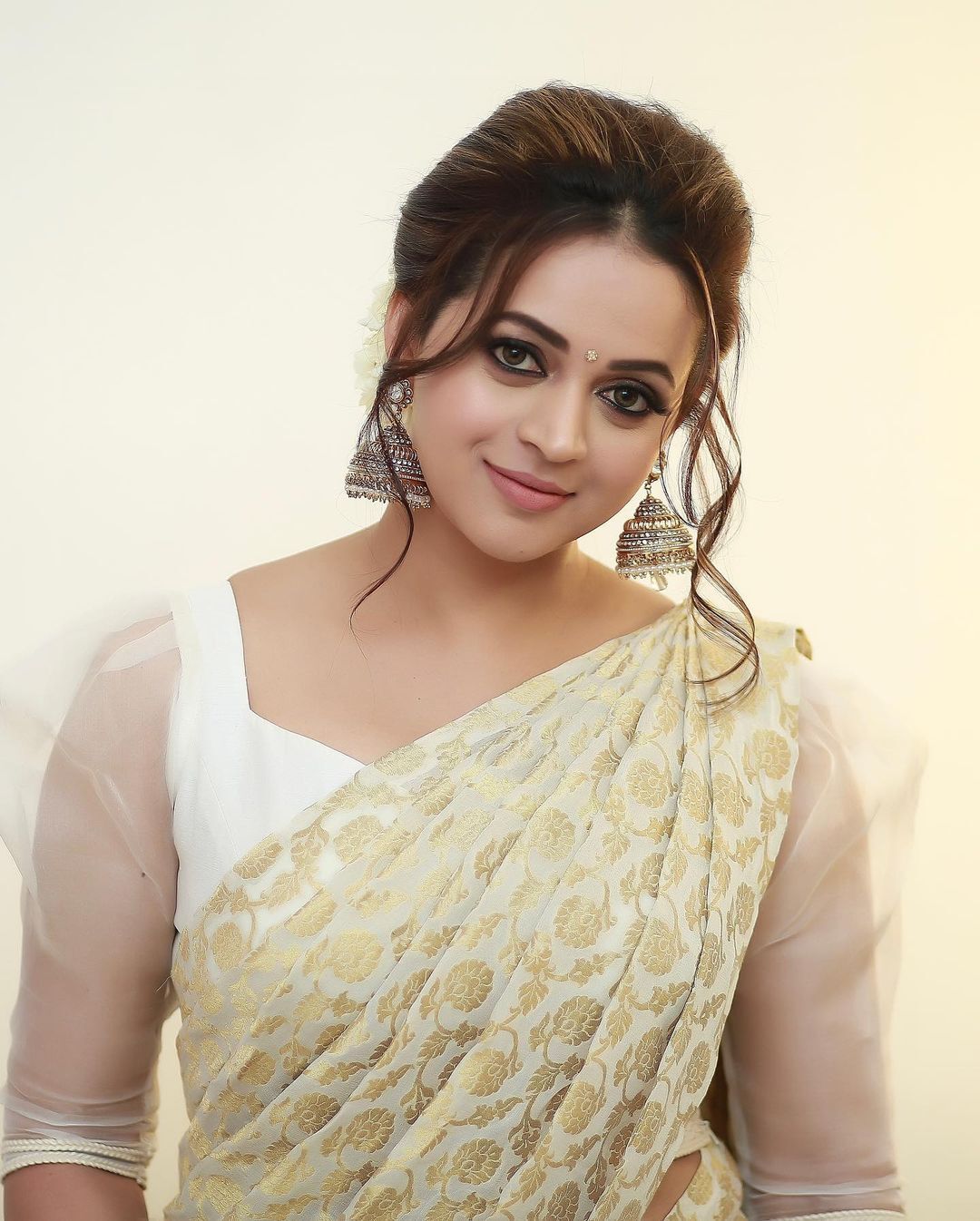 പുതുപുത്തന്‍ മേക്കോവറുമായി നടി ഭാവന; എന്തു ക്യൂട്ടാണെന്ന് ആരാധകര്‍