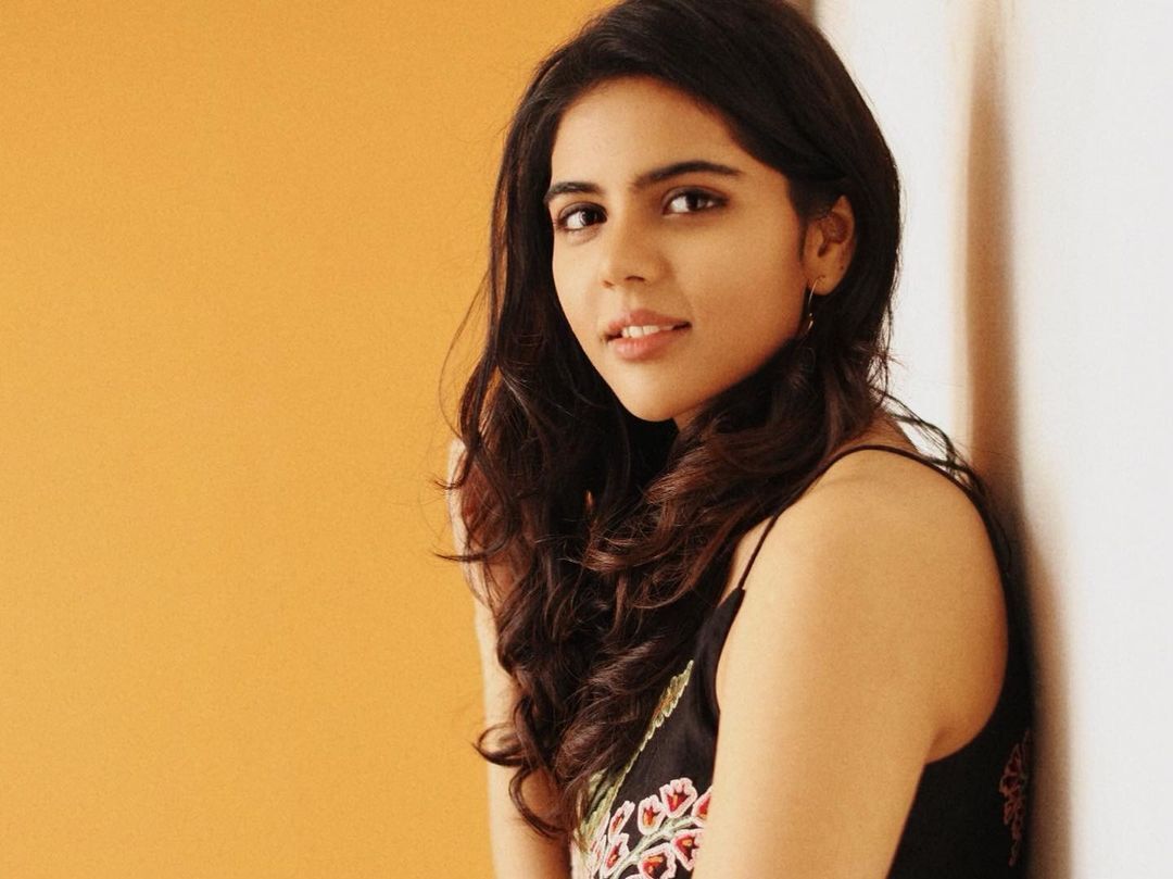 പുതുപുത്തന്‍ ലുക്കില്‍ കല്യാണി പ്രിയദര്‍ശന്‍; വൈറലായി പുതിയ ചിത്രങ്ങള്‍