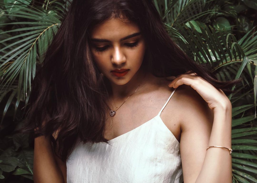 പുതുപുത്തന്‍ ലുക്കില്‍ കല്യാണി പ്രിയദര്‍ശന്‍; വൈറലായി പുതിയ ചിത്രങ്ങള്‍