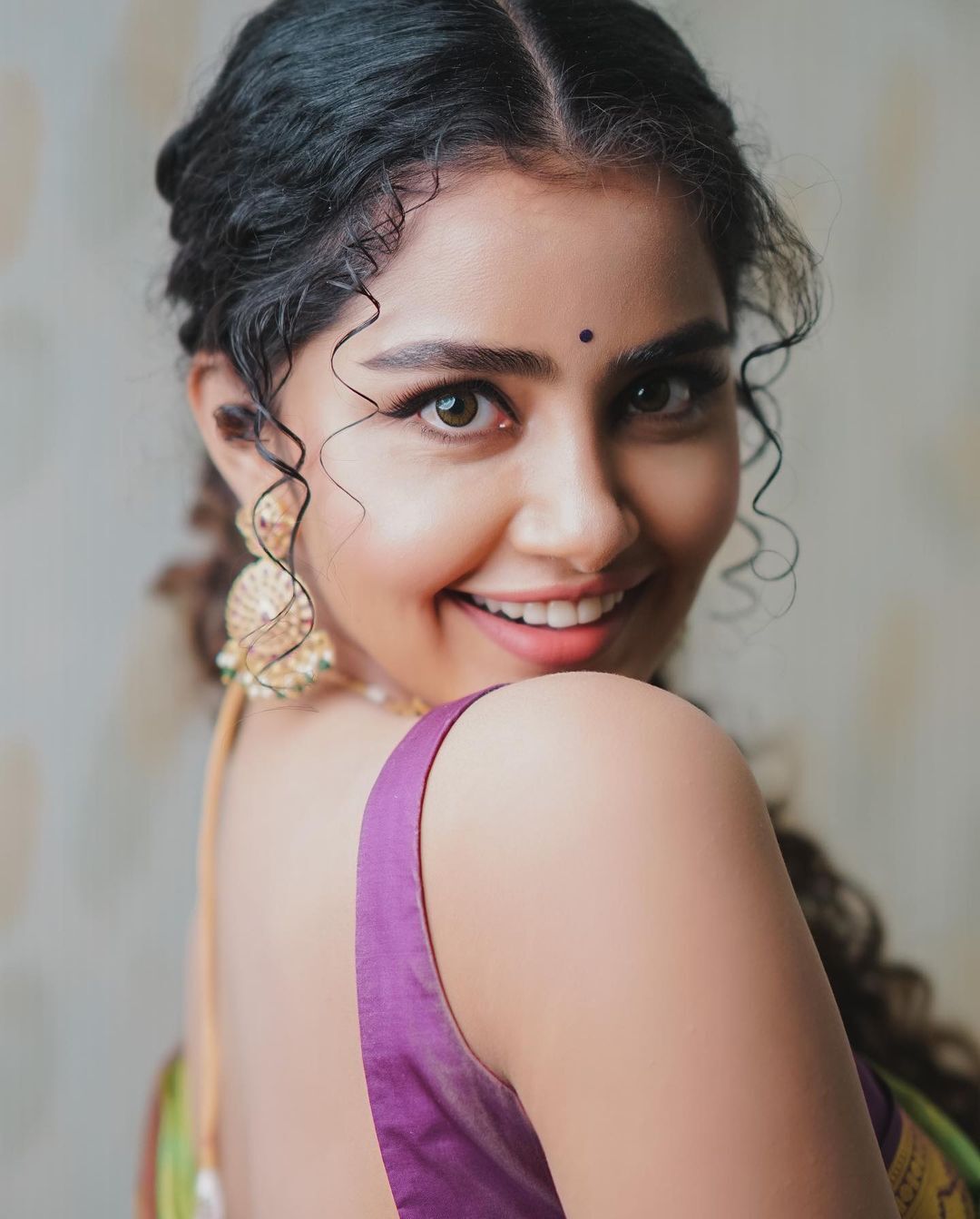 ഓണം ലുക്കില്‍ തിളങ്ങി അനുപമ പരമേശ്വരന്‍; വൈറൽ ഫോട്ടോഷൂട്ട് കാണാം