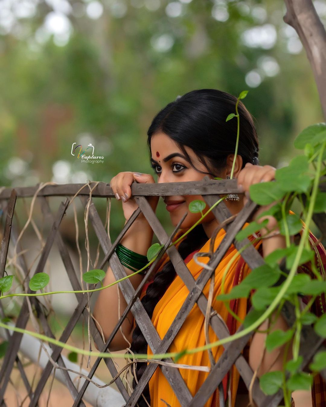 നാടൻ വേഷത്തിലും ഷംന പൊളി തന്നെ.. മഞ്ഞ സാരിയിൽ നാടൻ പെൺകൊടിയായി  നടി.. വൈറൽ ചിത്രങ്ങൾ