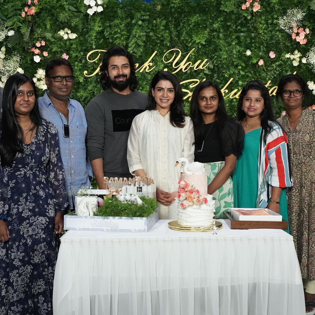 അല്ലു അർജുനും സാമന്തയ്ക്കുമൊപ്പം മലയാളി പ്രേക്ഷകരുടെ  സ്വന്തം സൂഫി,  ദേവ് മേഹന്റെ ചിത്രം വൈറലാകുന്നു