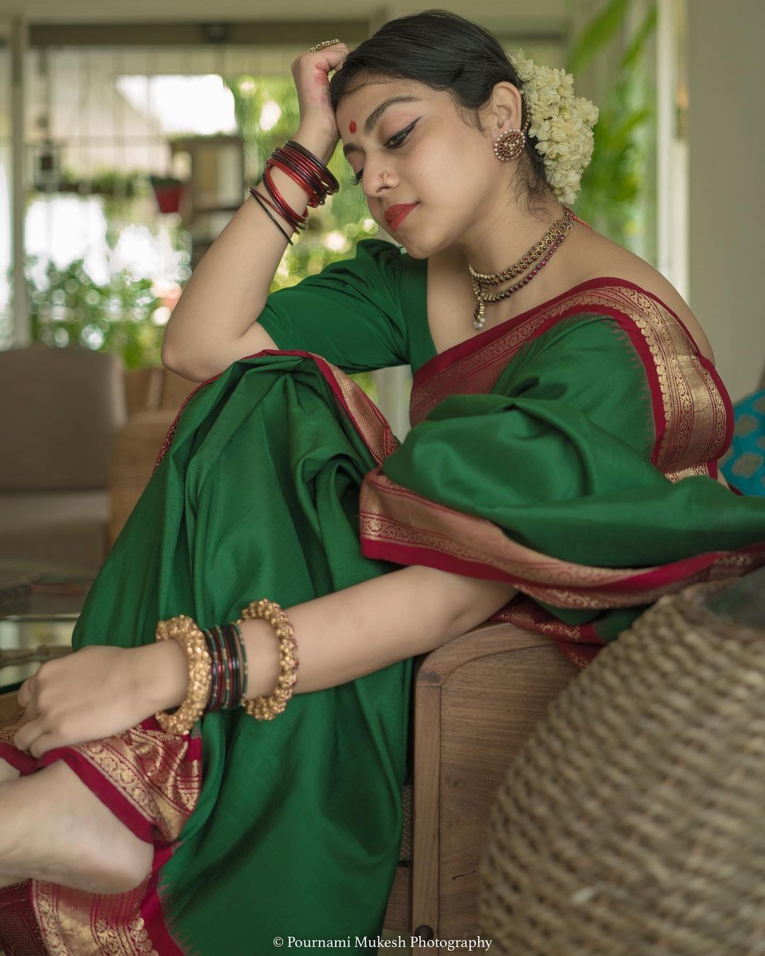 പുതു പുത്തന്‍ ലുക്കില്‍ തിളങ്ങി ശ്രുതി രാമചന്ദ്രന്‍; സുന്ദരിയായിട്ടുണ്ടെന്ന് ആരാധകര്‍ 