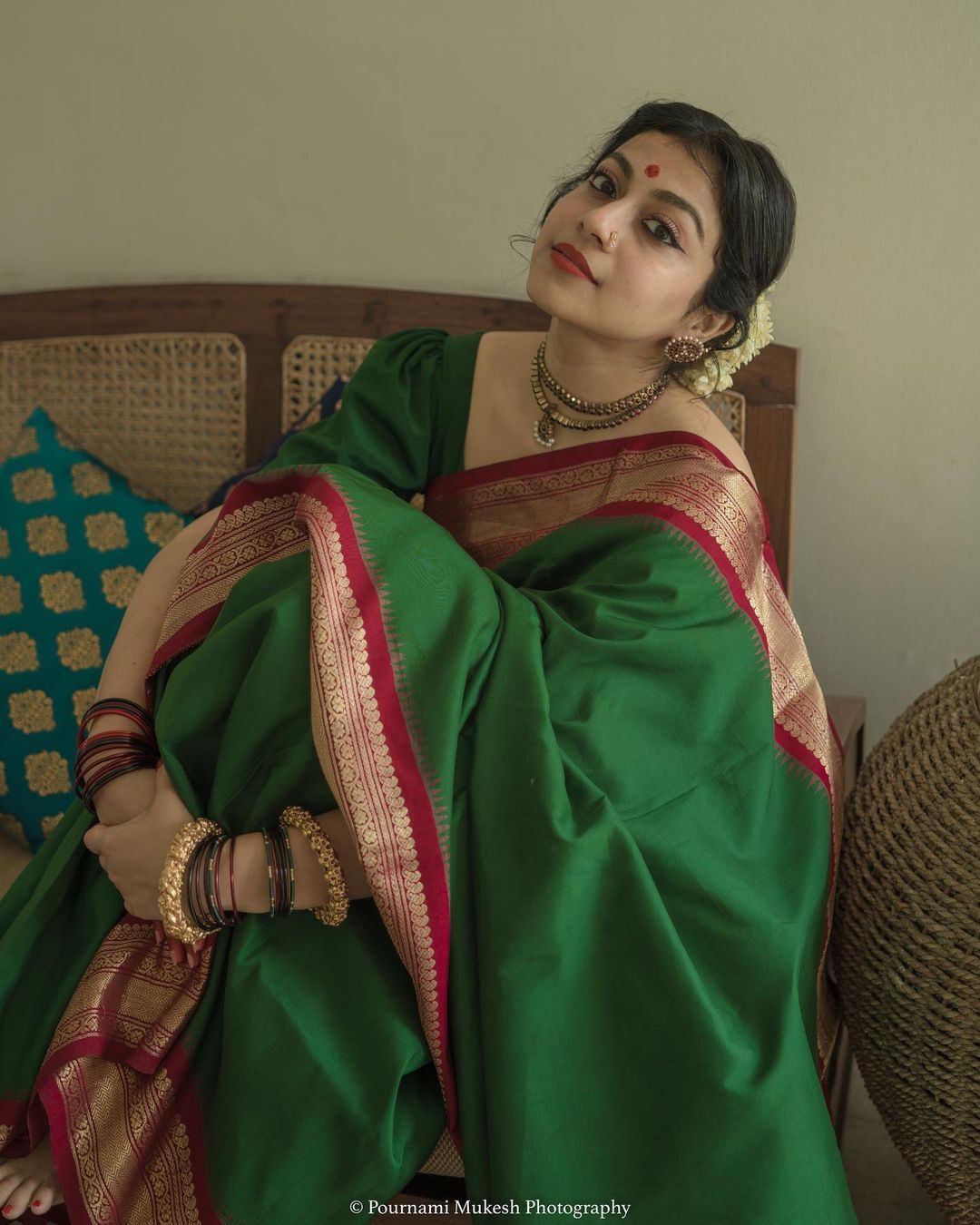പുതു പുത്തന്‍ ലുക്കില്‍ തിളങ്ങി ശ്രുതി രാമചന്ദ്രന്‍; സുന്ദരിയായിട്ടുണ്ടെന്ന് ആരാധകര്‍ 