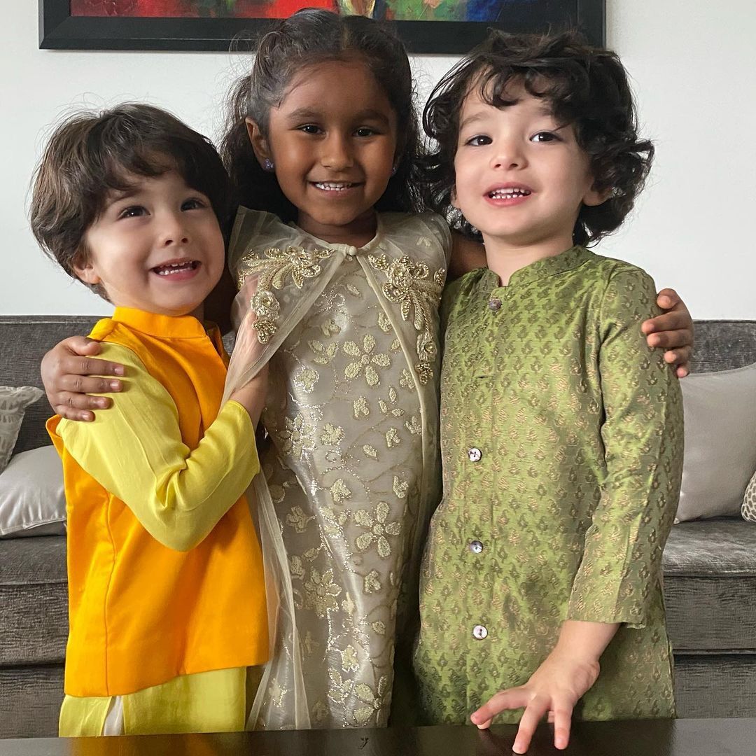 ഹൗ ക്യൂട്ട്... രാഖി കെട്ടി സണ്ണിയുടെ മക്കൾ.. കൂടുംബ ചിത്രം ഏറ്റെടുത്ത് ആരാധകർ