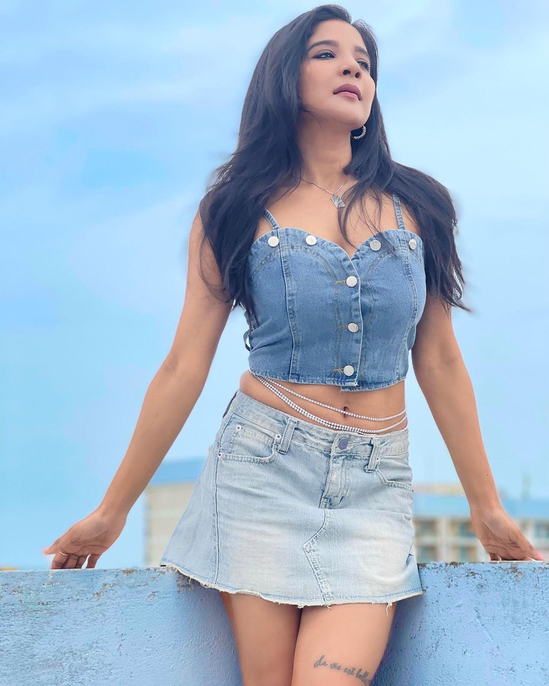 പുതു പുത്തൻ ഗെറ്റപ്പിൽ സാക്ഷി അഗർവാൾ, വൈറലായി  പുതിയ ഫോട്ടോഷൂട്ട്