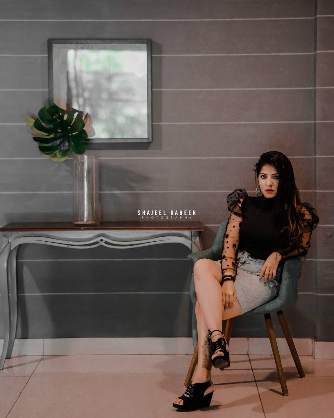 കടല്‍തീരത്ത് വീണ വായിച്ച് ഉപ്പും മുളക് താരം അശ്വതി നായര്‍, ഫോട്ടോഷൂട്ട് വൈറല്‍