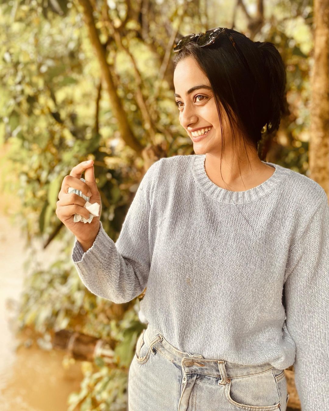 വയനാട്ടിൽ അവധിയാഘോഷിച്ച്  നമിത പ്രമോദ്, എന്നാ ഒരു ചിരിയാന്നേ; വൈറലായി ചിത്രങ്ങള്‍