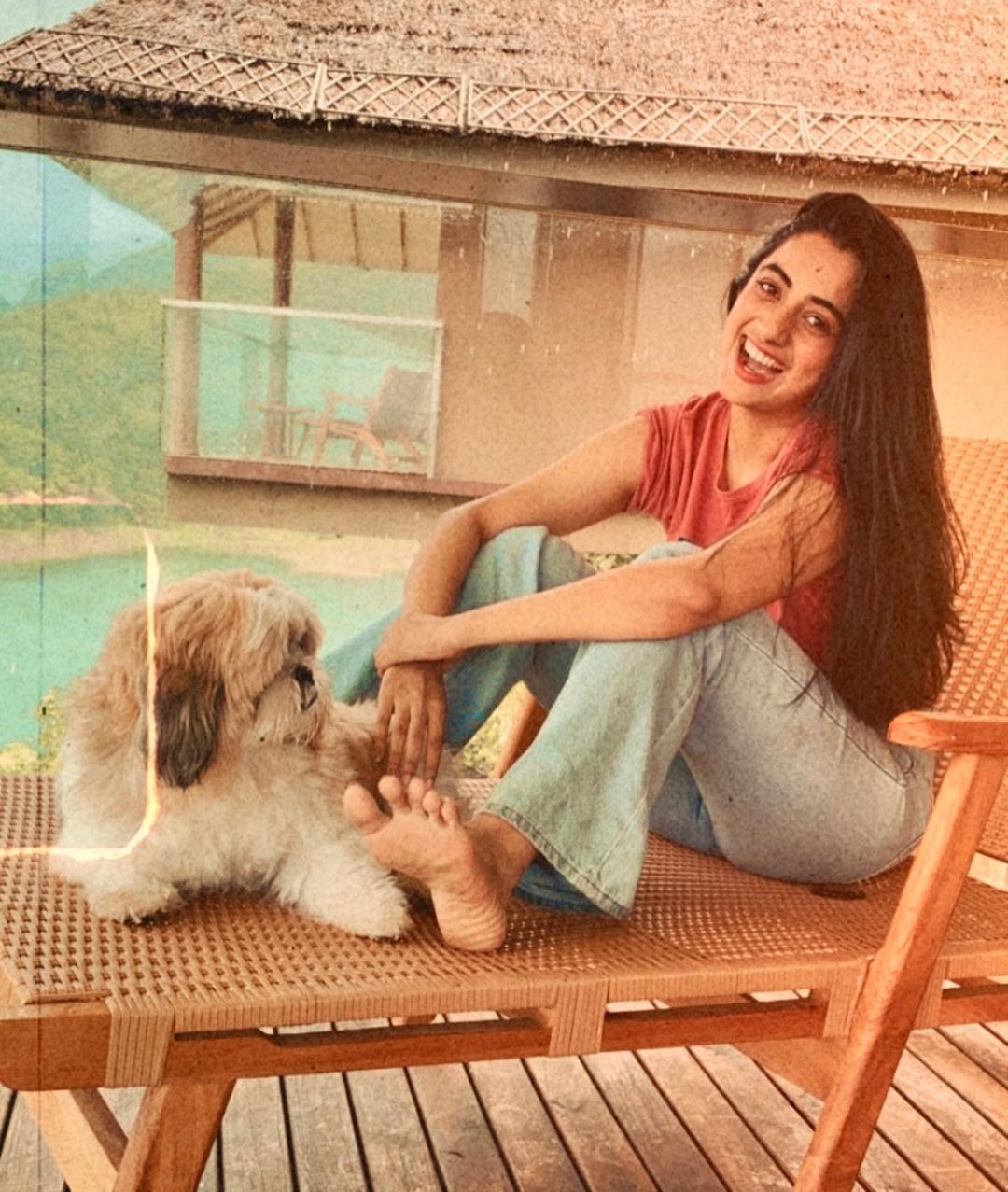 വയനാട്ടിൽ അവധിയാഘോഷിച്ച്  നമിത പ്രമോദ്, എന്നാ ഒരു ചിരിയാന്നേ; വൈറലായി ചിത്രങ്ങള്‍