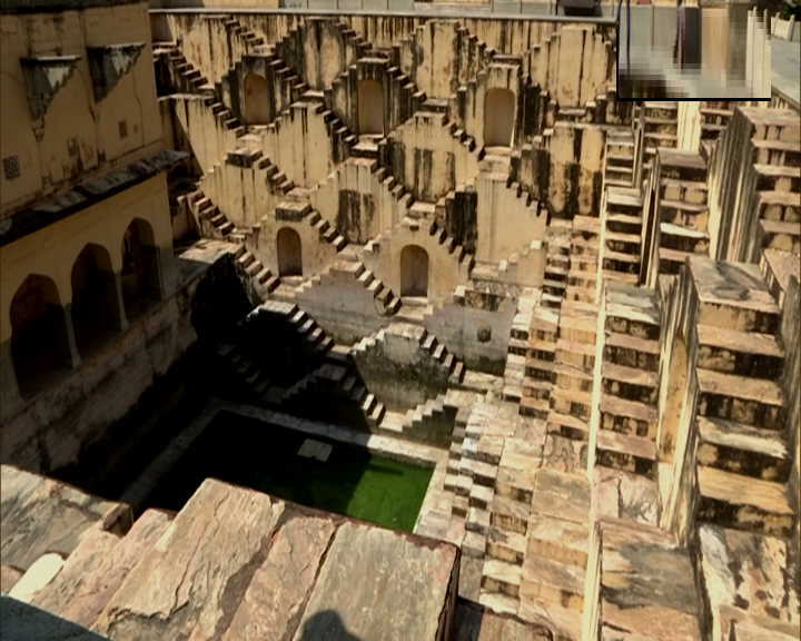 ये है 8 मंजिला पन्ना मीणा की बावड़ी, 200 फीट गहराई, तीन तरफ हैं 1800 सीढ़ियां, रोज आते हैं सेल्फी लवर्स