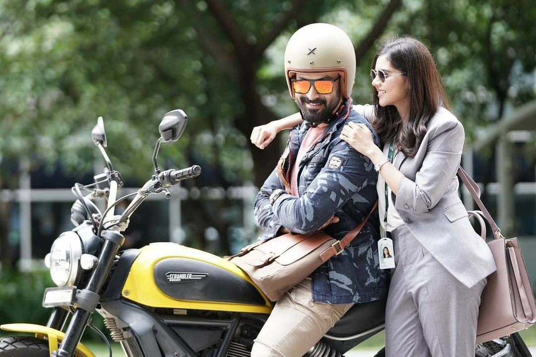 മോഹന്‍ലാലിനൊപ്പം പ്രൃഥിരാജ്, പൊലീസ് വേഷത്തില്‍ ആന്റണി പെരുമ്പാവൂര്‍: ബ്രോ ഡാഡി മൂവി ലൊക്കേഷന്‍ ചിത്രങ്ങള്‍ പുറത്ത്