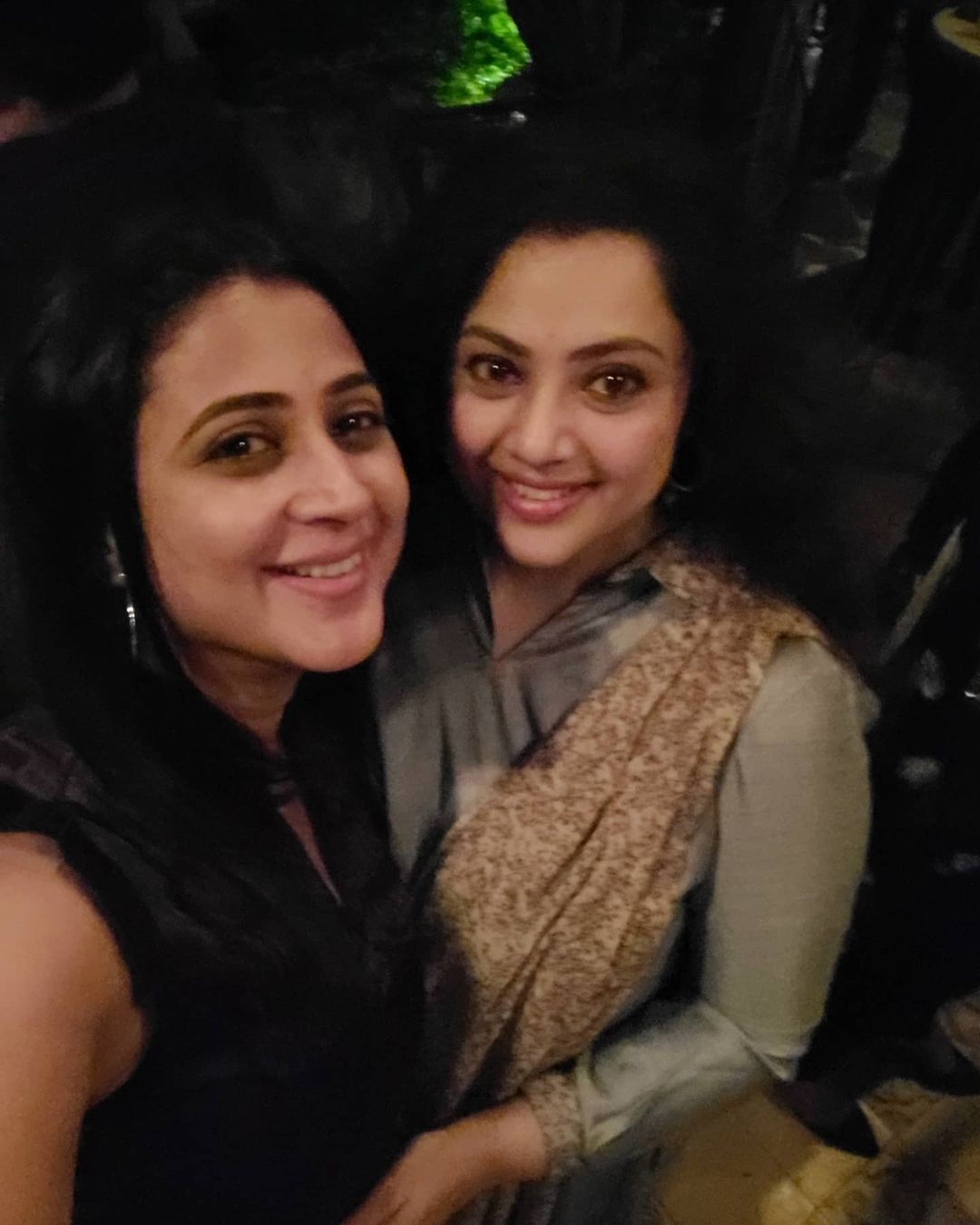 ഷോര്‍ട്സില്‍ തിളങ്ങി കനിഹ; ചിത്രം ഏറ്റെടുത്ത് ആരാധകര്‍