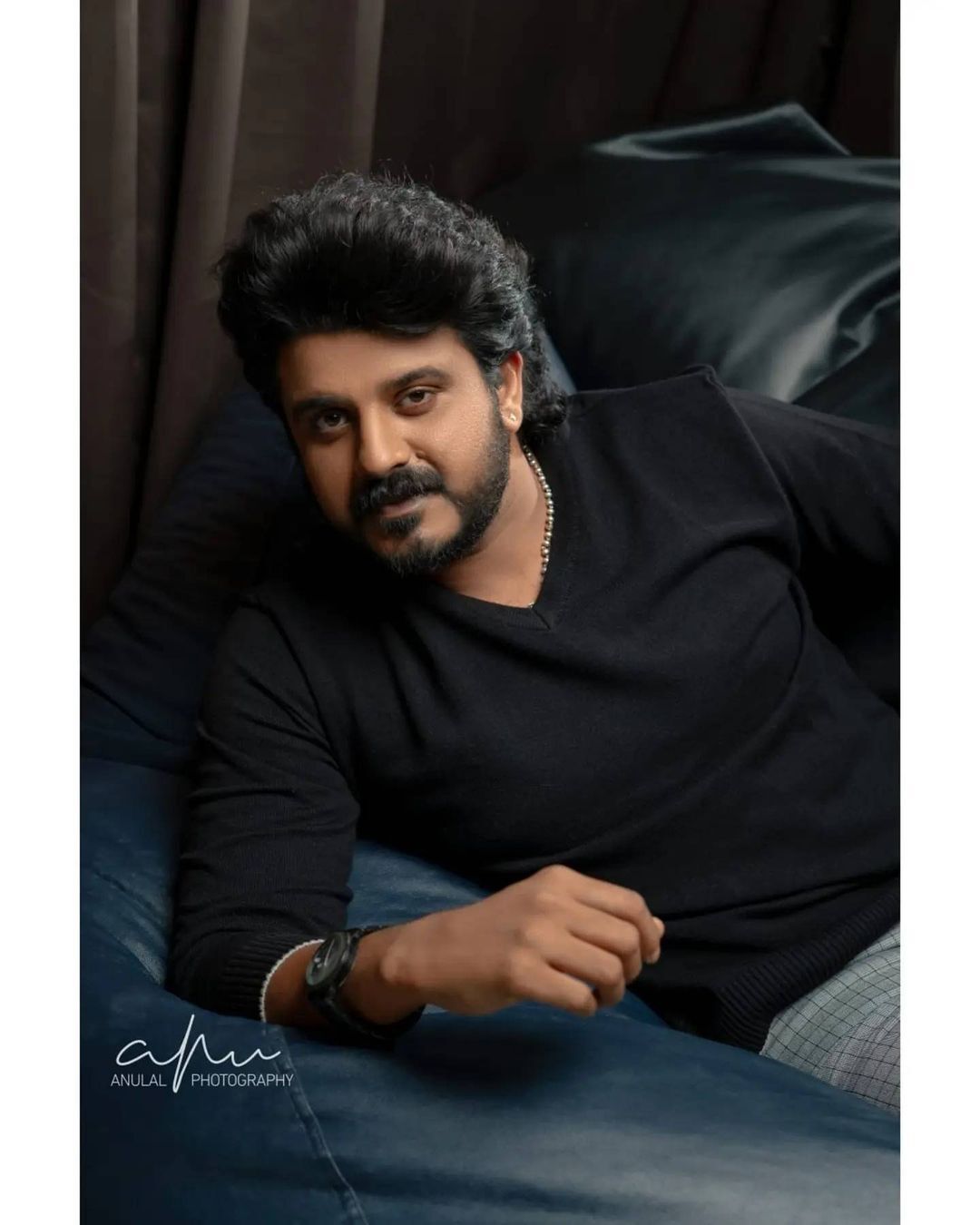 വന്‍ ലുക്കില്‍ പൊളിച്ചടുക്കി ബിബിന്‍ ജോര്‍ജും ആദിത്യ സോണിയും; ചിത്രങ്ങള്‍ വൈറല്‍