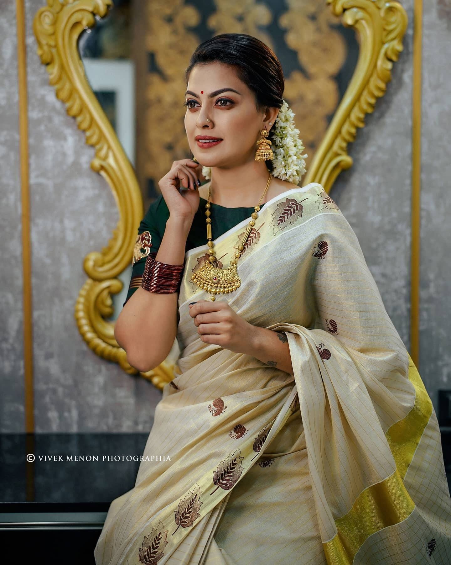  എന്തൊരു സൗന്ദര്യമാണ്... കറുപ്പ് സാരിയിൽ കിടിലൻ ലുക്കിൽ നടി അനുശ്രീ..നടിയുടെ പുതിയ ചിത്രം ഏറ്റെടുത്ത് ആരാധകർ
