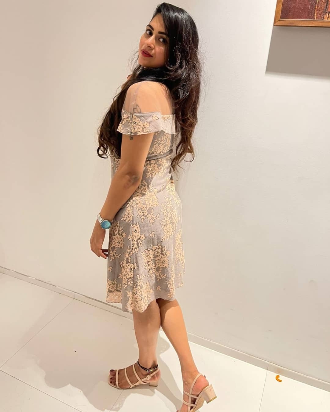 പ്രിയപ്പെട്ടവരോടൊപ്പമുള്ള സന്തോഷ നിമിഷങ്ങള്‍: പുത്തന്‍ ചിത്രങ്ങള്‍ പങ്കുവെച്ച് നടി ശ്രുതി ലക്ഷ്മി