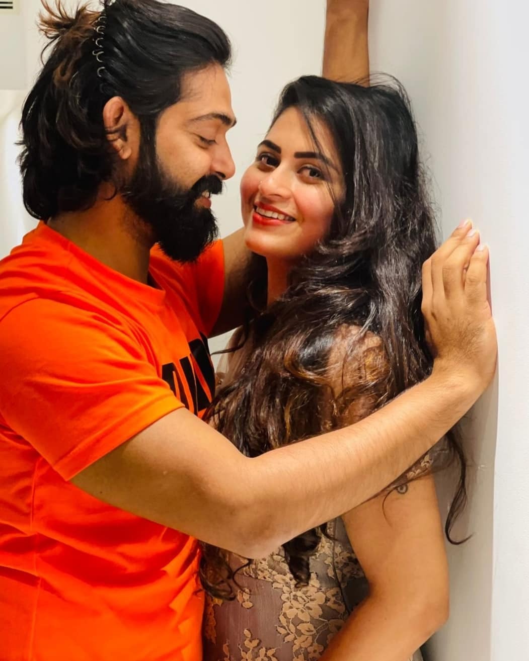 പ്രിയപ്പെട്ടവരോടൊപ്പമുള്ള സന്തോഷ നിമിഷങ്ങള്‍: പുത്തന്‍ ചിത്രങ്ങള്‍ പങ്കുവെച്ച് നടി ശ്രുതി ലക്ഷ്മി