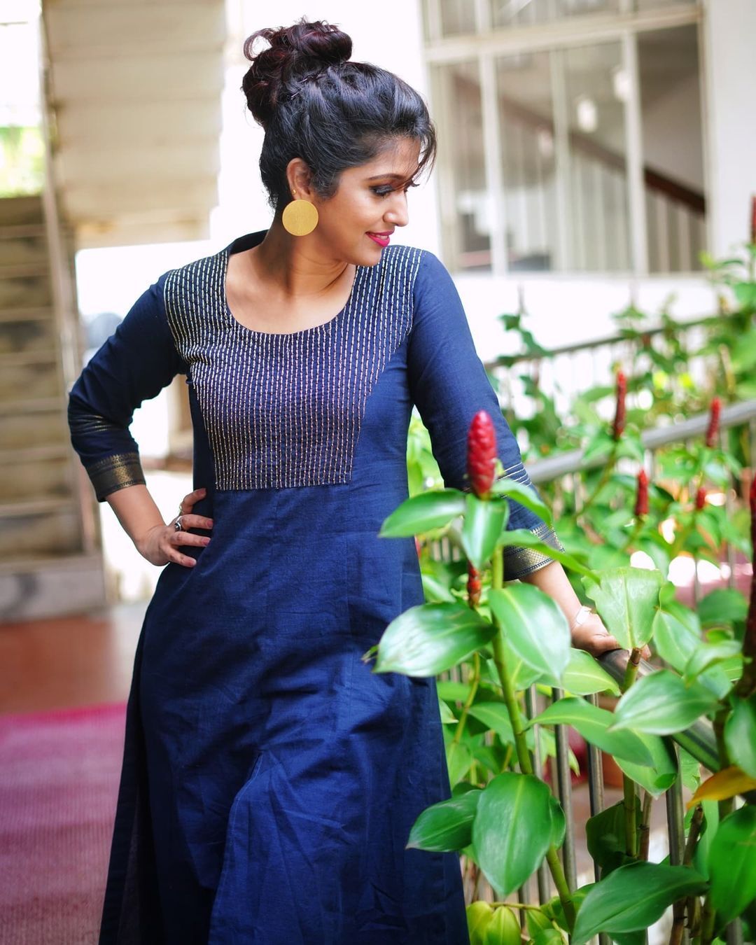 പിങ്കിലും നീലയിലും തിളങ്ങി പ്രിയപ്പെട്ട ഗായിക രഞ്ജിനി ജോസ്; വൈറലായി പുതിയ ഫോട്ടോ ഷൂട്ട്