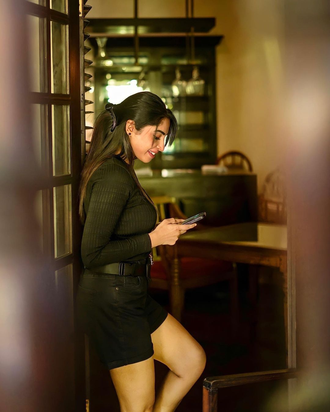  എന്താ ചെയ്യ മഴ കണ്ടാല്‍ നനയ​ണം: പുത്തന്‍ ചിത്രങ്ങളുമായി നടി അമേയ മാത്യു