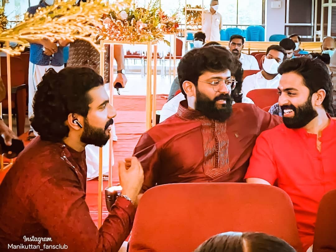  ആടി തിമിർത്ത് മണിക്കുട്ടൻ.. ആഘോഷമാക്കി താരങ്ങളും.. സുന്ദരിക്കുട്ടിക്കുട്ടിയായി അനൂപിനൊപ്പം ഇഷയും.. പെങ്ങളുടെ വിവാഹ ചിത്രം പങ്കുവെച്ച് അനൂപ്