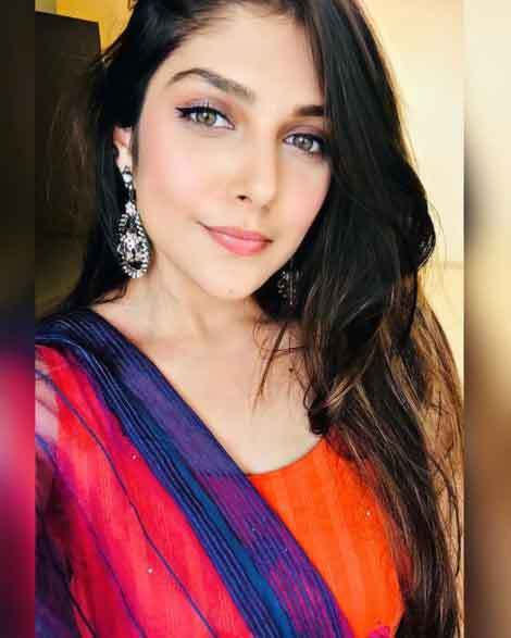 দেখে নিন টেলি স্ট্রা ইশিতা চৌহ্বানের হট ছবি