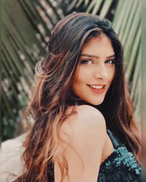 দেখে নিন টেলি স্ট্রা ইশিতা চৌহ্বানের হট ছবি