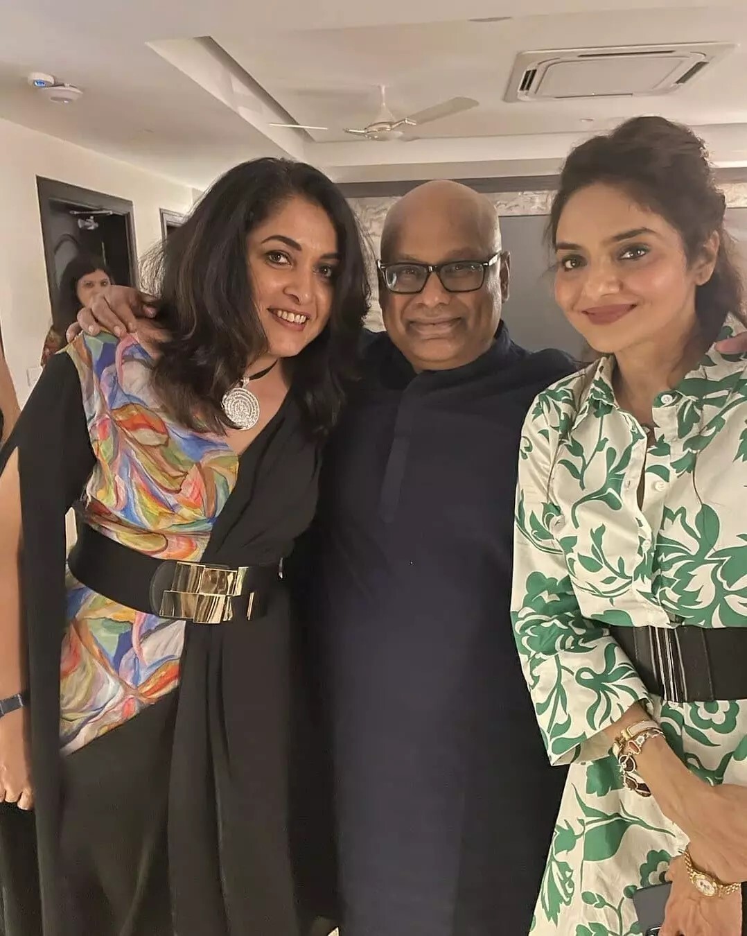 'ശിവകാമി ദേവി'ക്ക് പിറന്നാള്‍; ഈ സുന്ദരിമാര്‍ ആരെന്ന് പറയാമോ? അടിപൊളി ചിത്രങ്ങള്‍ കാണാം