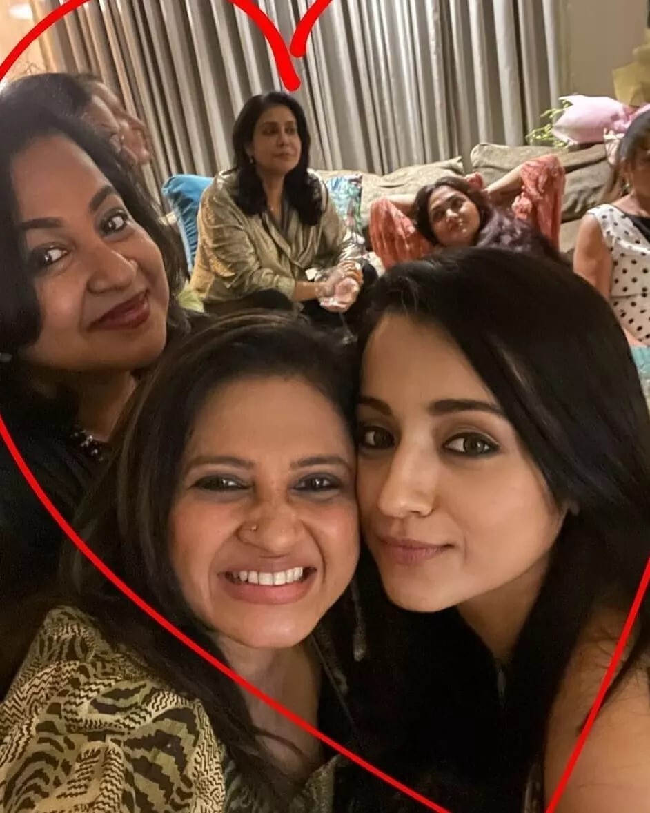 'ശിവകാമി ദേവി'ക്ക് പിറന്നാള്‍; ഈ സുന്ദരിമാര്‍ ആരെന്ന് പറയാമോ? അടിപൊളി ചിത്രങ്ങള്‍ കാണാം