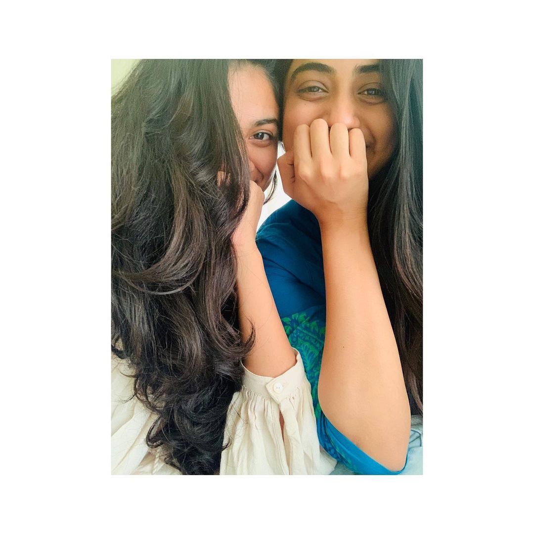 കാവ്യയോട് മീനാക്ഷിക്ക് എത്രത്തോളം ഇഷ്ടമുണ്ടെന്നോ? ജന്മദിനത്തില്‍ കുടുംബ ചിത്രം പങ്കിട്ട് കുറിച്ചത് ഇങ്ങനെ...