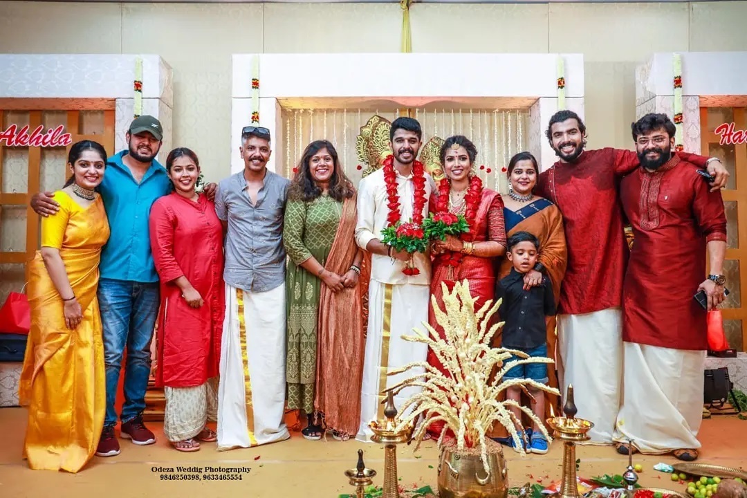 പൊളി ഫിറോസിന്റെയും സജിനയുടേയും വീട്ടിൽ മണിക്കുട്ടനെന്താണ് കാര്യം? ചിത്രങ്ങൾ വൈറൽ