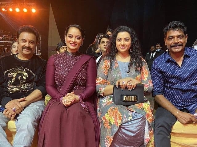 നിങ്ങളറിയും ഈ സുന്ദരികളെ!! കറുപ്പണിഞ്ഞ കൂട്ടുകാരികള്‍ക്കൊപ്പം ബ്രൗണില്‍ തിളങ്ങി മീന