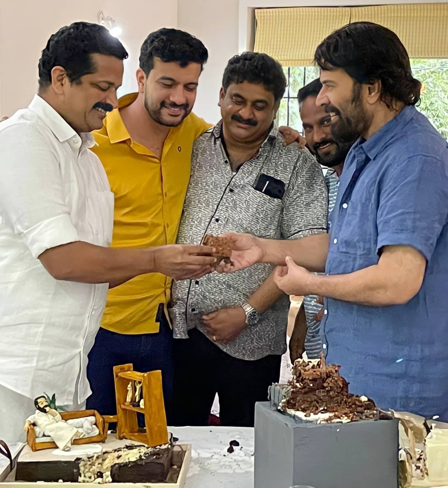 ഇതേതാ അങ്കത്തട്ടില്‍ പുതിയ ഭടന്‍!! ചിരി പടര്‍ത്തി പുതിയ ഫോട്ടോയുമായി രമേഷ് പിഷാരടി