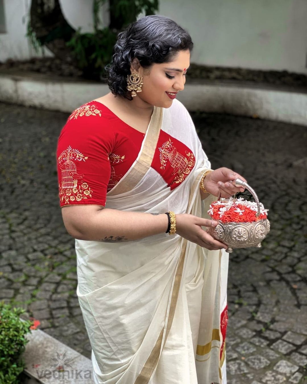 സുരേഷ് ഗോപിയുടെ പെൺമക്കൾ സിനിമയിലെത്തുമോ? ഇതെന്തൊരു സുന്ദരികളാണ് ഭാവ്നിയും ഭാഗ്യയും..ഫോട്ടോകൾ വൻ വൈറൽ 