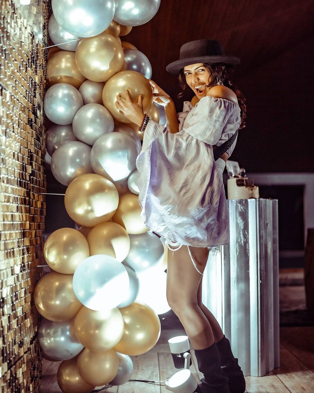 ഹോട്ട് ആന്‍ഡ് ക്യൂട്ട് ഗേള്‍; അമല പോളിന്റെ ഏറ്റവും പുതിയ ഫോട്ടോഷൂട്ട് ഏറ്റെടുത്ത് ആരാധകര്‍