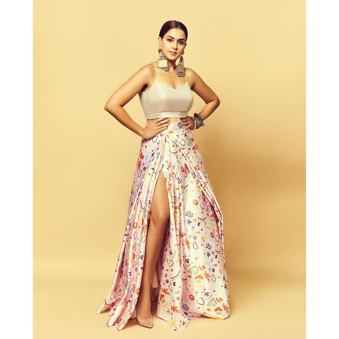 മാലാഖ ഭൂമിയിലേക്ക് ഇറങ്ങിവന്നതോ; ജെനിലിയയുടെ പുതിയ ചിത്രങ്ങള്‍ ഏറ്റെടുത്ത് ആരാധകര്‍