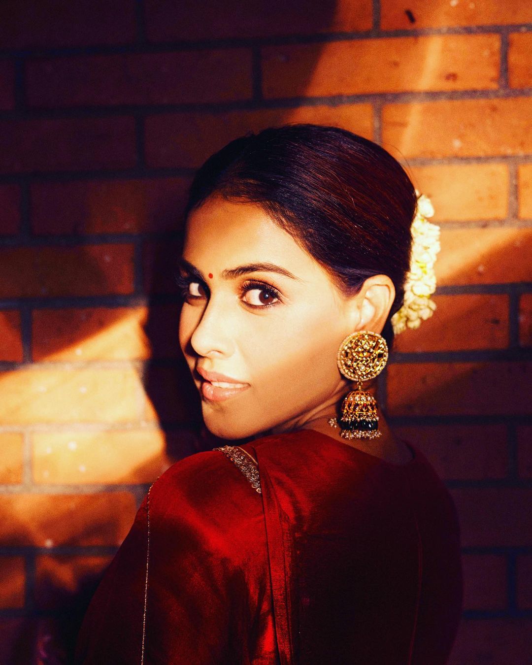 മാലാഖ ഭൂമിയിലേക്ക് ഇറങ്ങിവന്നതോ; ജെനിലിയയുടെ പുതിയ ചിത്രങ്ങള്‍ ഏറ്റെടുത്ത് ആരാധകര്‍