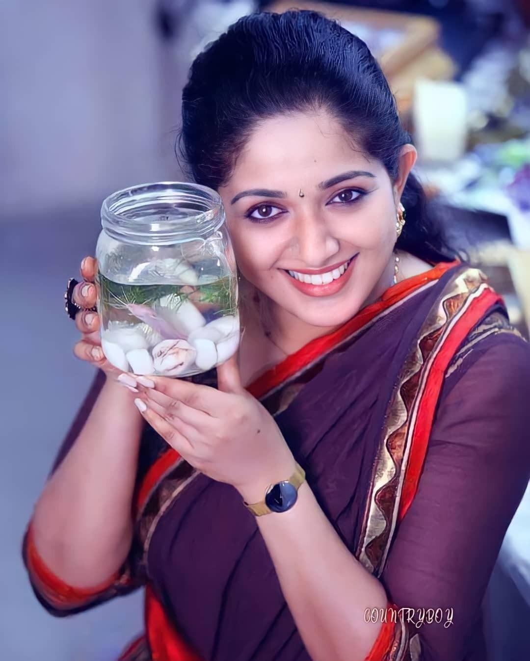 എന്തൊരു മാറ്റം, എങ്കിലും അന്നും ഇന്നും സുന്ദരി... കാവ്യാ മാധവന്റെ വേറിട്ട ചിത്രങ്ങൾ കാണാം