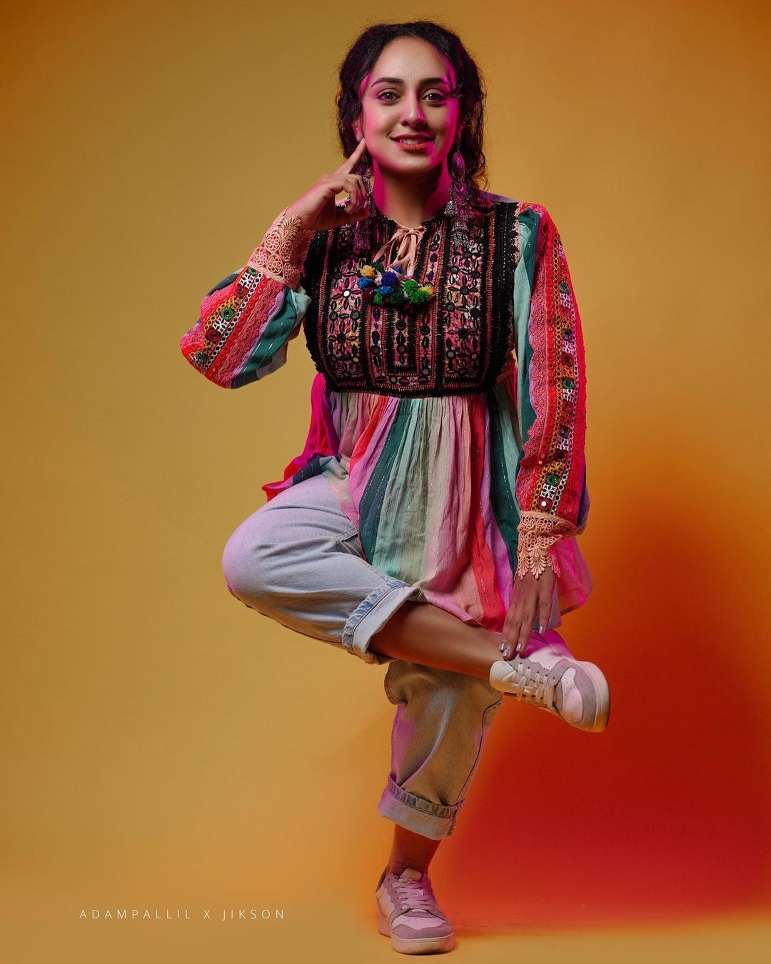 ഇതെന്തൊരു ലുക്കാണ്? 'രാജമാത ശിവഗാമി' തന്നെയോ? പേളിയുടെ പുതിയ ഫോട്ടോ ഏറ്റെടുത്ത് ആരാധകർ