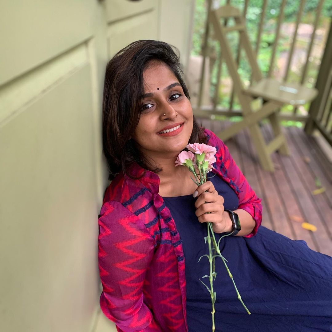 നിങ്ങള്‍ ട്വിന്‍ സിസ്റ്റേഴ്‌സ് ആണോ; രമ്യയോടും ഭാവനയോടും ആരാധകരുടെ ചോദ്യം, വൈറല്‍ ചിത്രങ്ങള്‍