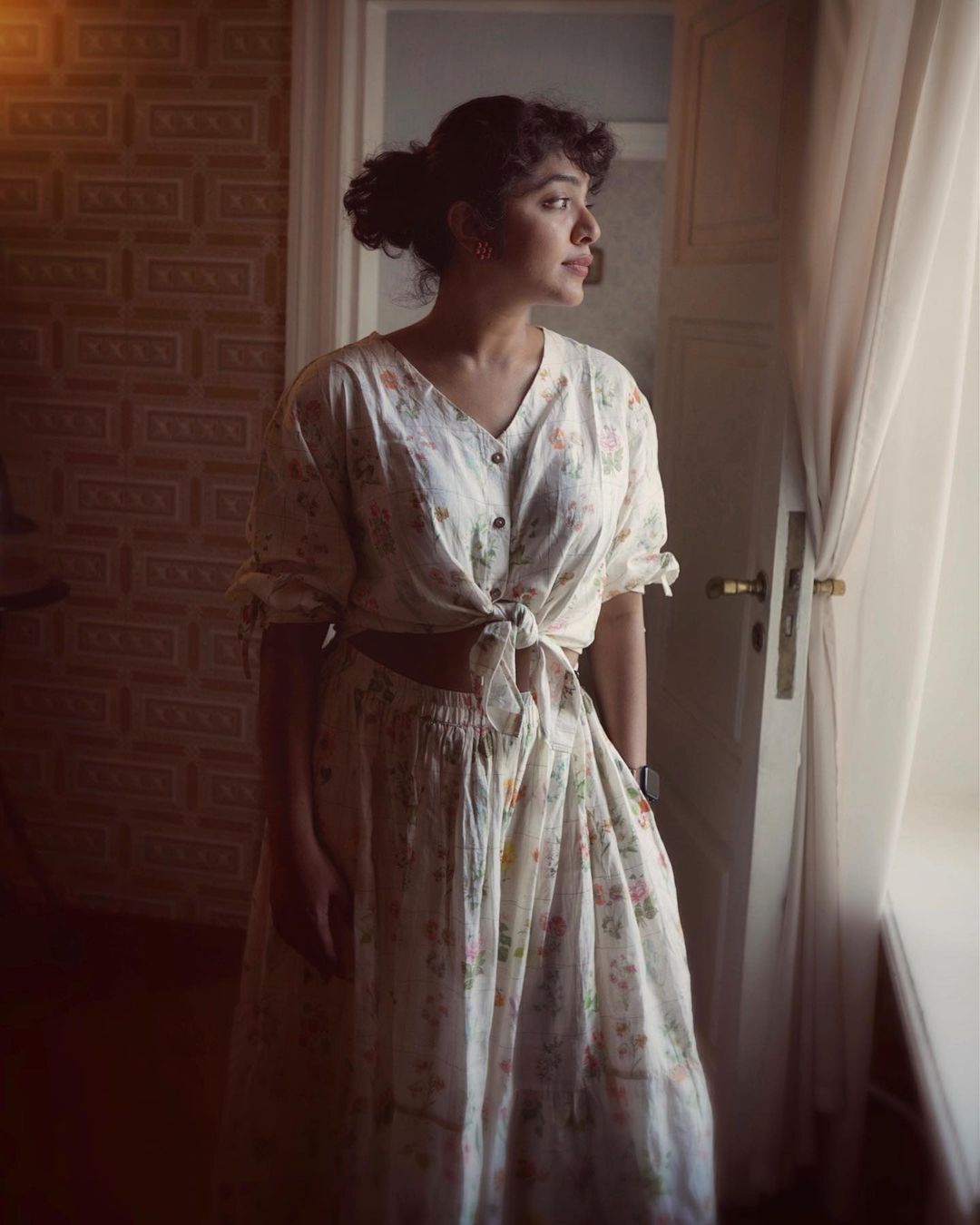 റഷ്യയില്‍ അടിച്ച് പൊളിച്ച് ആഷിഖ് അബുവും റിമ കല്ലിങ്കലും; ചിത്രങ്ങള്‍ വൈറല്‍