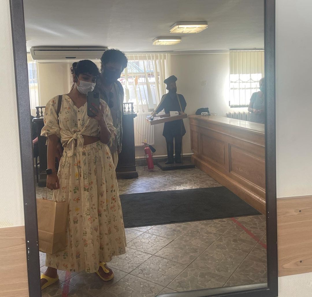 റഷ്യയില്‍ അടിച്ച് പൊളിച്ച് ആഷിഖ് അബുവും റിമ കല്ലിങ്കലും; ചിത്രങ്ങള്‍ വൈറല്‍