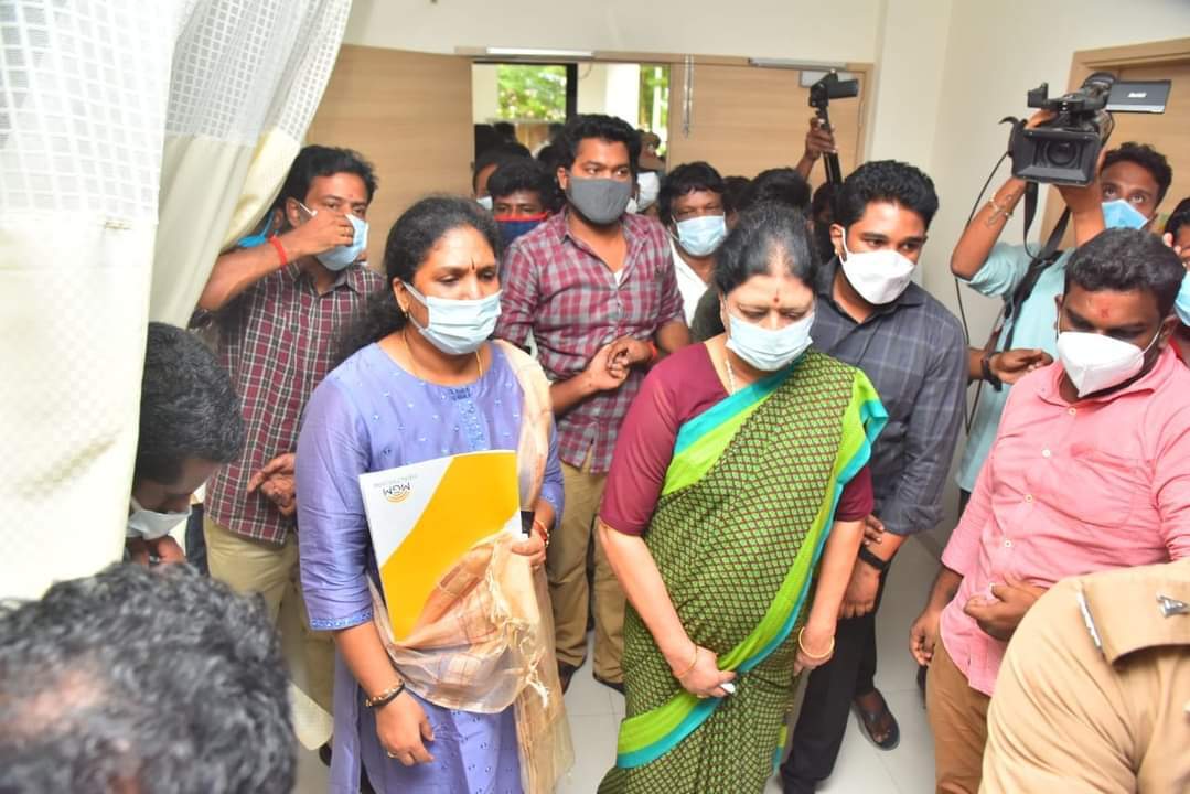 Panneerselvam భార్య మృతి: తమిళనాడు కీలక నేతల పరామర్శ (ఫొటోలు)