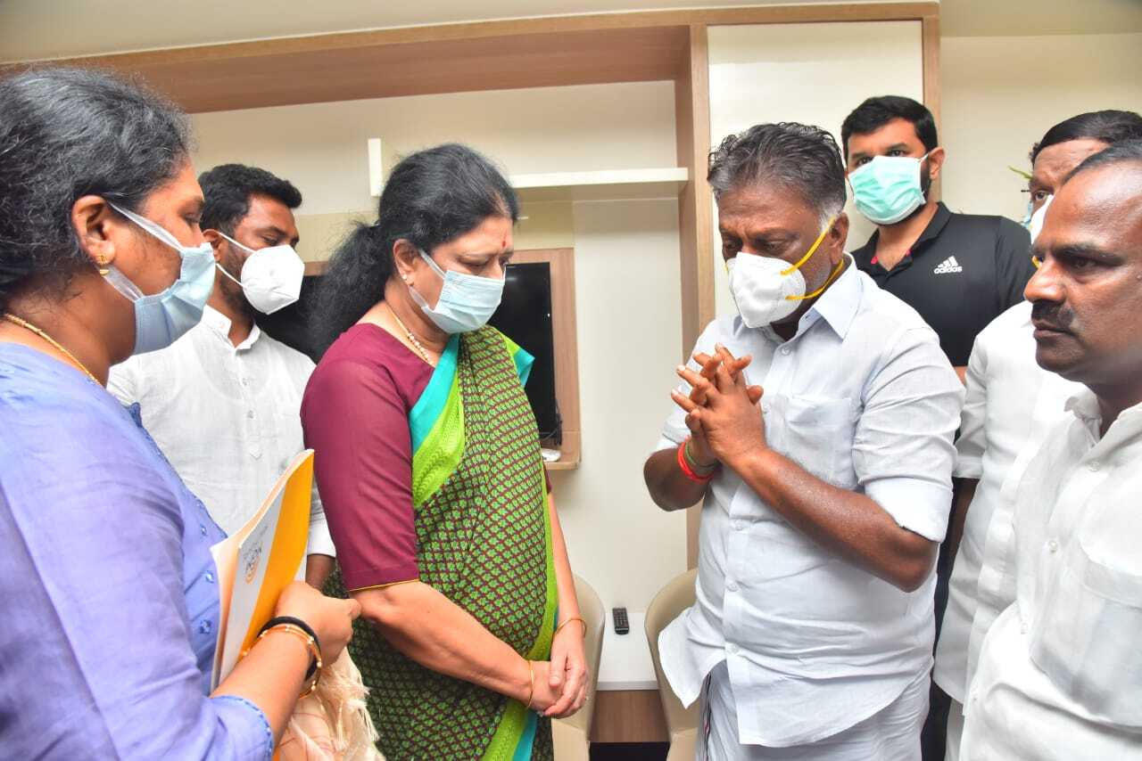 Panneerselvam భార్య మృతి: తమిళనాడు కీలక నేతల పరామర్శ (ఫొటోలు)