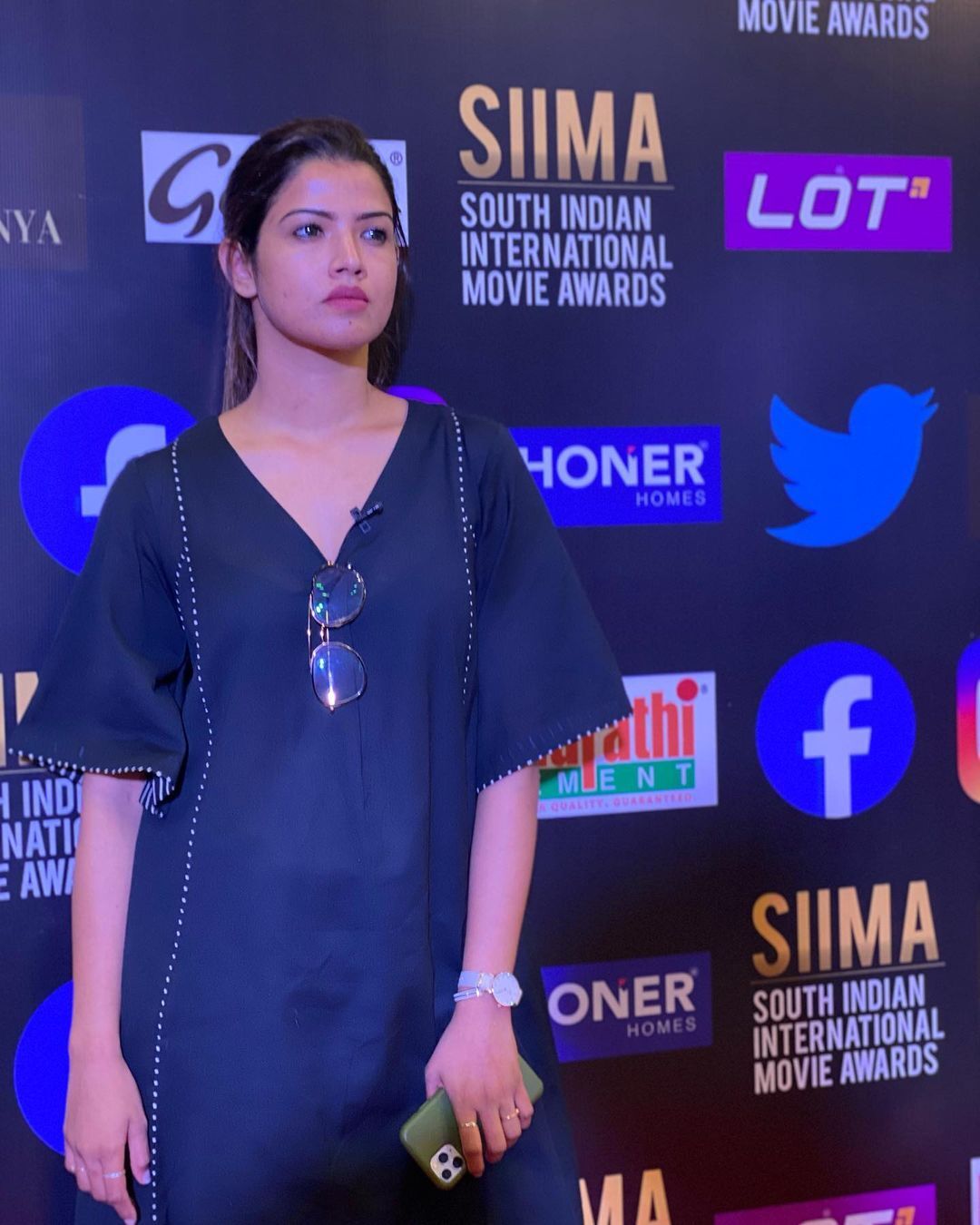 സൈമ വേദിയിൽ ചിരിച്ചുല്ലസിച്ച് ബിഗ് ബോസ് താരങ്ങൾ, അമൃതയുടെയും അഭിരാമിയുടെയും ചിത്രങ്ങൾ കാണാം