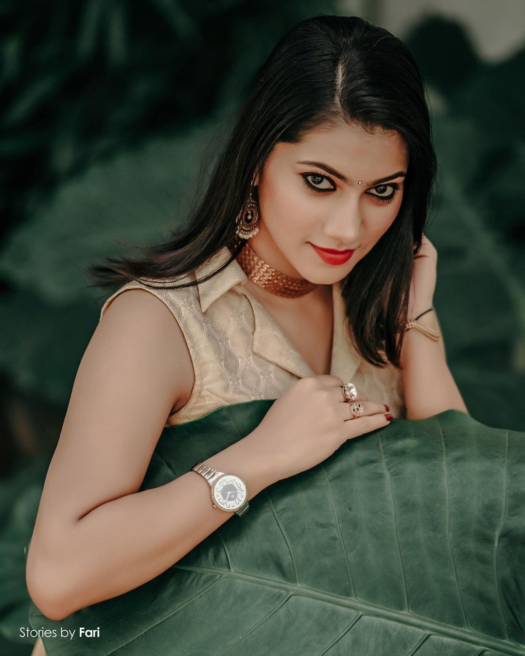 ബോൾഡ് ആന്റ് ഗ്ലാമർ ലുക്കിൽ കുടുംബവിളക്കിലെ പുതിയ വില്ലത്തി.. അമൃതയുടെ വൈറൽ ചിത്രങ്ങൾ കാണാം 