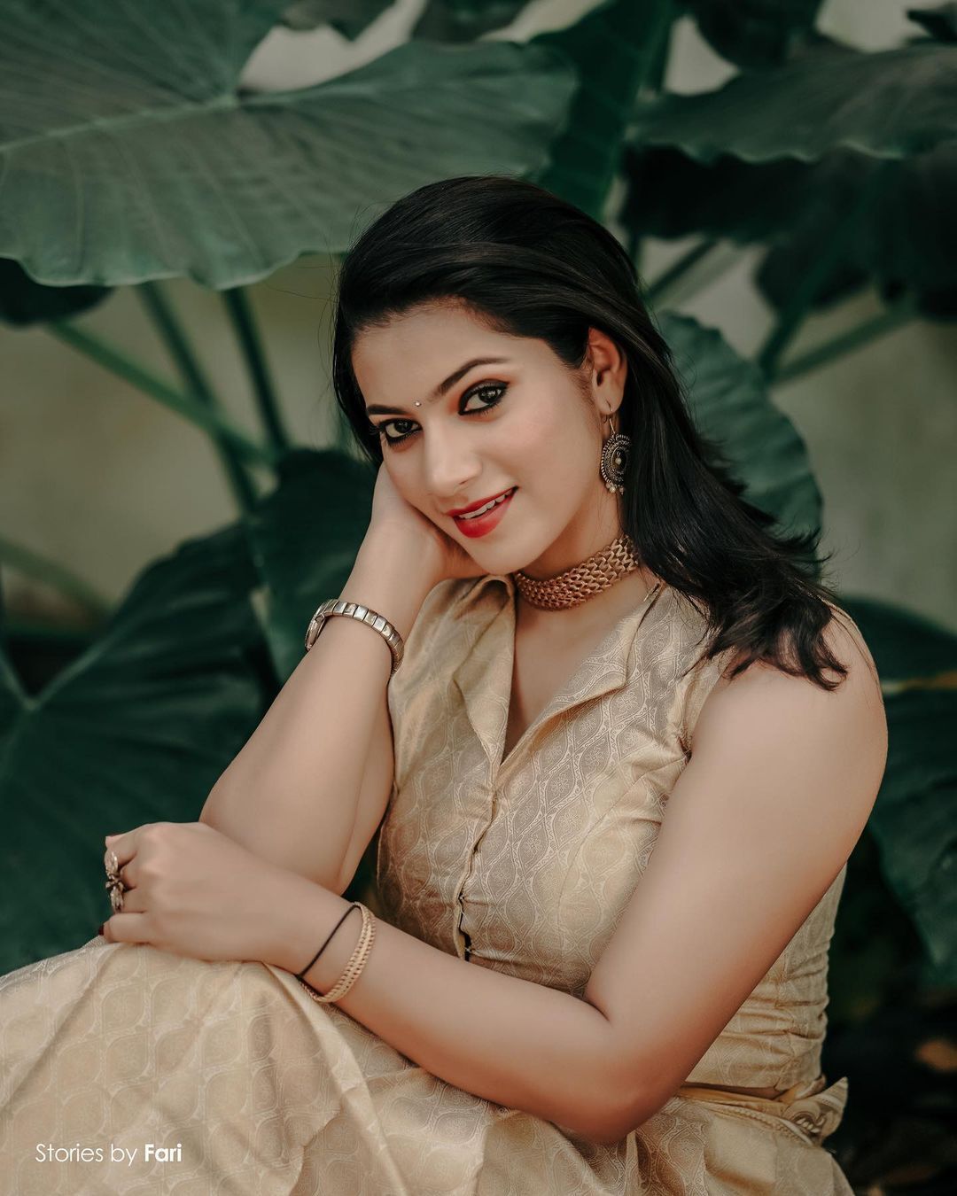 ബോൾഡ് ആന്റ് ഗ്ലാമർ ലുക്കിൽ കുടുംബവിളക്കിലെ പുതിയ വില്ലത്തി.. അമൃതയുടെ വൈറൽ ചിത്രങ്ങൾ കാണാം 