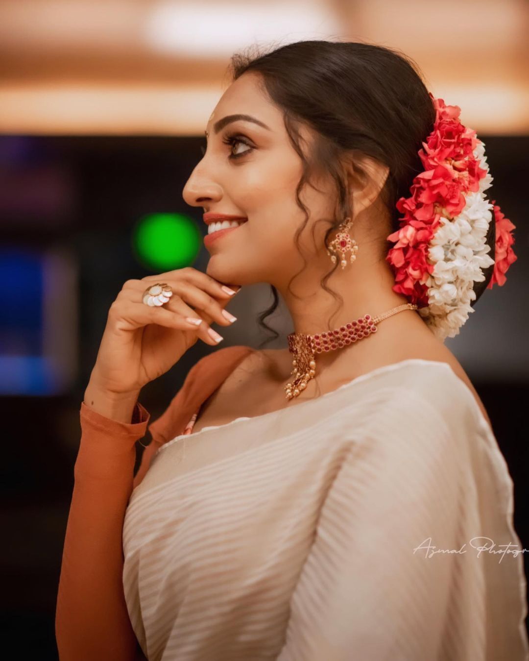 റിതുവിന്റെ ടീഷർട്ടിലെഴുതിയത് വായിക്കൂ, മണിക്കുട്ടൻ ആരാധകരുടെ സമ്മാനം പങ്കുവെച്ച് റിതു മന്ത്ര- ചിത്രങ്ങൾ