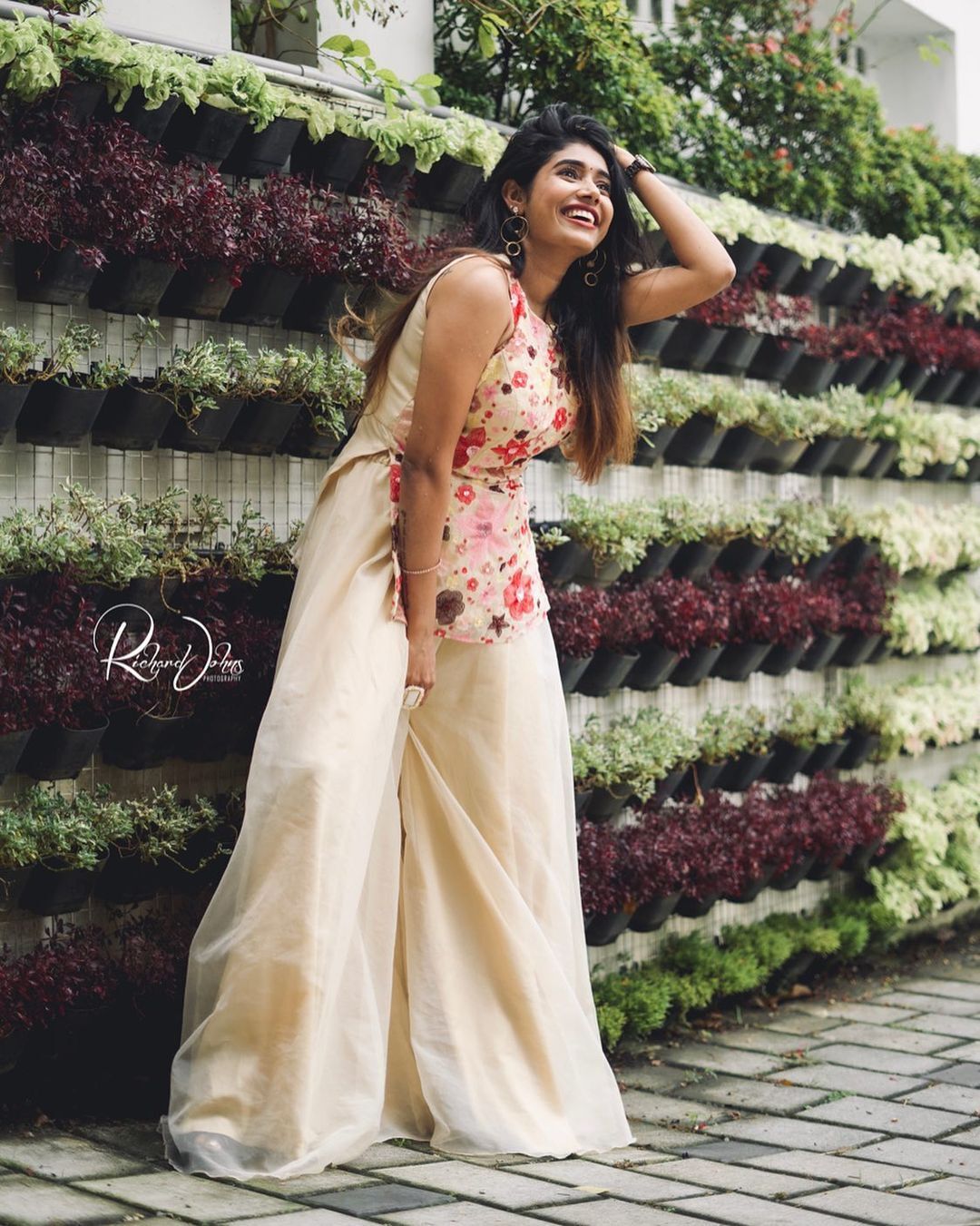 എന്തൊരു ലുക്കാണ് കാണാന്‍; ബിഗ് ബോസ് താരം അലസാന്‍ഡ്രയുടെ ഫോട്ടോഷൂട്ട് ഏറ്റെടുത്ത് ആരാധകര്‍