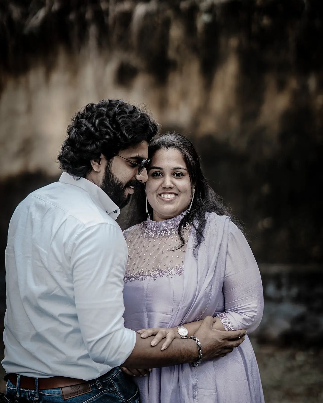 ഇഷയെ ചേർത്തുനിർത്തി അനൂപ് കൃഷ്ണ, താരങ്ങളുടെ പുതിയ റൊമാന്റിക് ചിത്രങ്ങൾ വൈറൽ