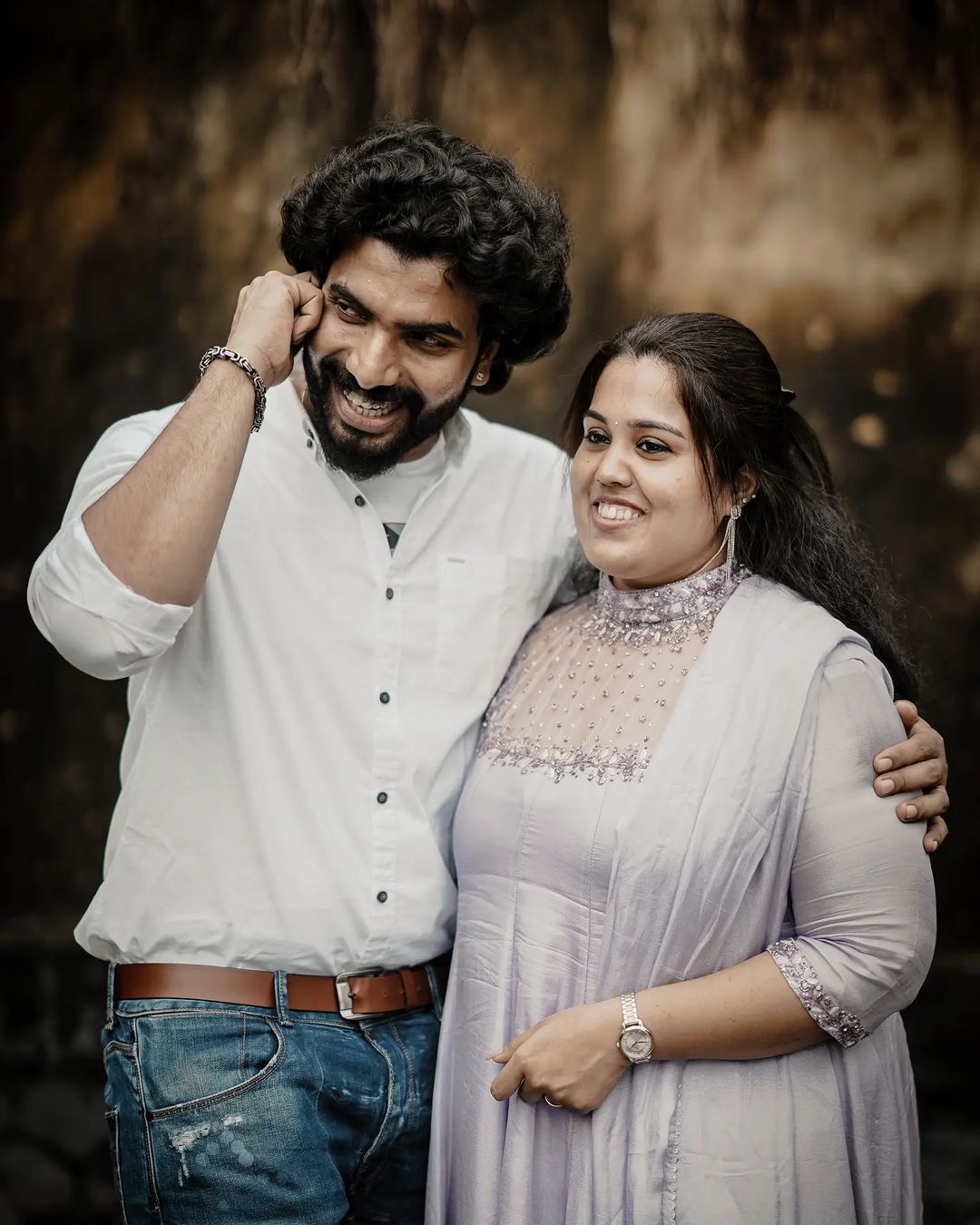 ഇഷയെ ചേർത്തുനിർത്തി അനൂപ് കൃഷ്ണ, താരങ്ങളുടെ പുതിയ റൊമാന്റിക് ചിത്രങ്ങൾ വൈറൽ